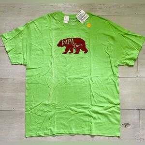 Gildan Men’s Green with Burgundy Graphic Tee, “Papa Bear”, Size XL, NWT